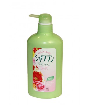 牛乳石鹸 Showerun芳香护发素 600ml